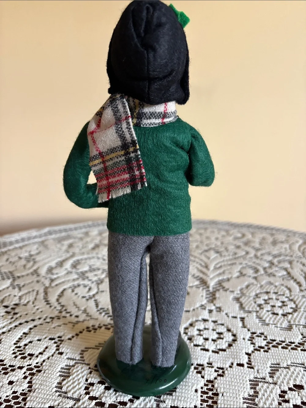 Vintage 1992 Byers Choice Caroler.